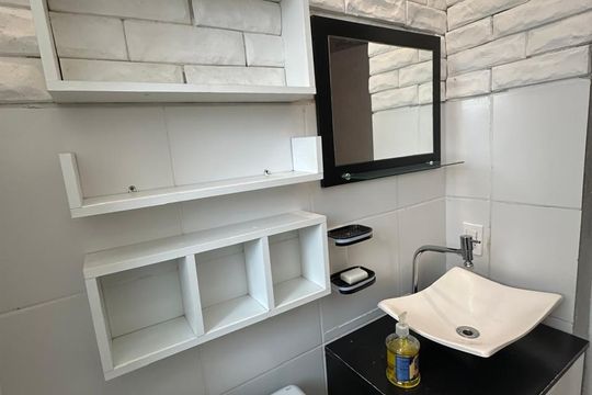 Banheiro de apartamento à venda com 2 quartos, 43m² em Recreio dos Bandeirantes, Rio de Janeiro