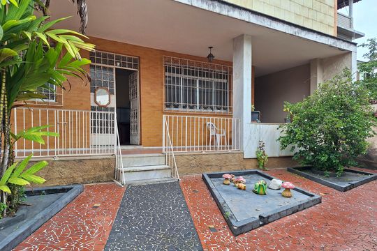 Quintal de casa à venda com 4 quartos, 258m² em Fonseca, Niterói