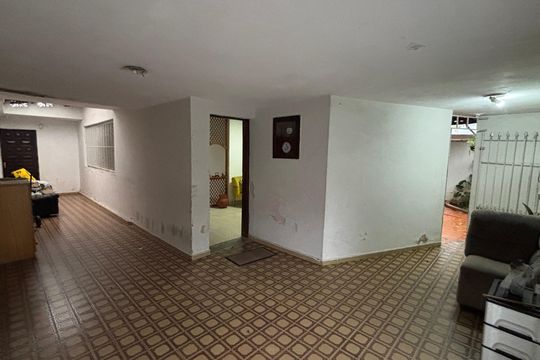 Garagem de casa à venda com 3 quartos, 320m² em Vila Guiomar, Santo André
