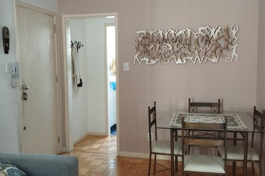 Sala de apartamento à venda com 1 quarto, 45m² em Centro Histórico, Porto Alegre