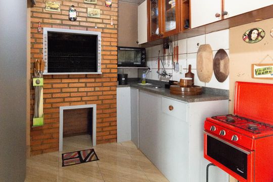 Casa à venda com 4 quartos, 242m² em Marechal Rondon, Canoas