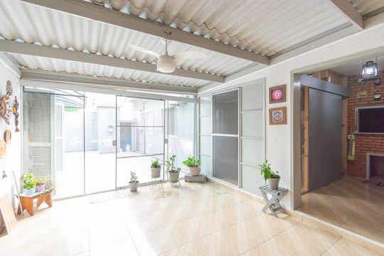 Casa à venda com 4 quartos, 242m² em Marechal Rondon, Canoas