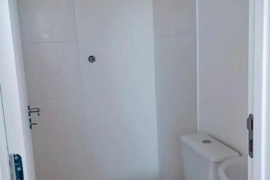 Banheiro de kitnet/studio à venda com 1 quarto, 17m² em Itaquera, São Paulo