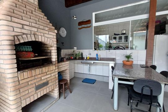 Casa à venda com 3 quartos, 217m² em Jardim Maringa, São Paulo