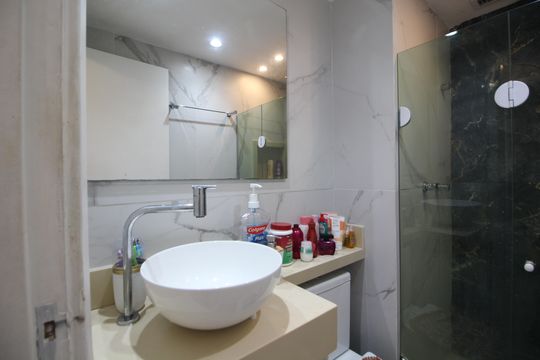Banheiro  de apartamento à venda com 2 quartos, 60m² em Taquara, Rio de Janeiro