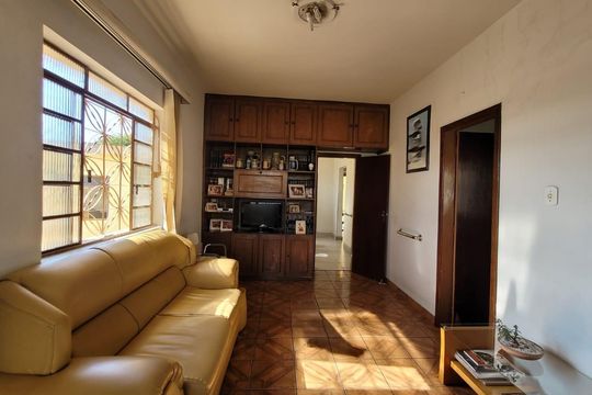 Casa à venda com 5 quartos, 280m² em São Salvador, Belo Horizonte
