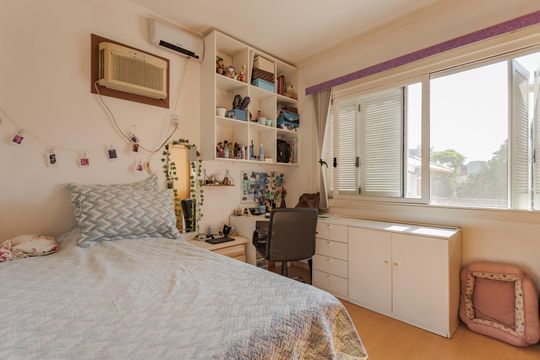 Quarto 3 de casa de condomínio à venda com 3 quartos, 260m² em Boa Vista, Porto Alegre