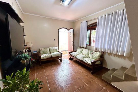 Sala de casa à venda com 3 quartos, 175m² em Vila Rosália, Guarulhos