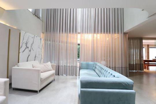 Sala de casa de condomínio para alugar com 4 quartos, 250m² em Morada da Colina, Uberlândia