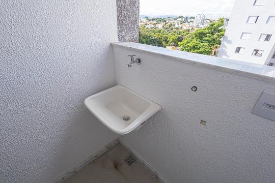 area de serviço de apartamento à venda com 4 quartos, 137m² em Itapoã, Belo Horizonte