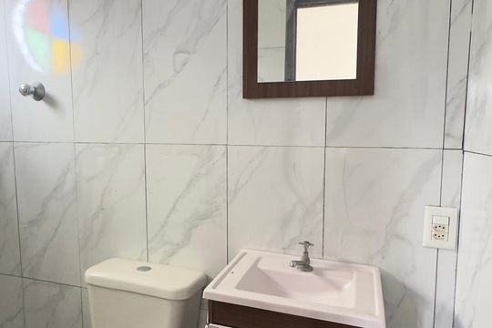 Banheiro de casa para alugar com 2 quartos, 80m² em Caxito Pequeno, Maricá
