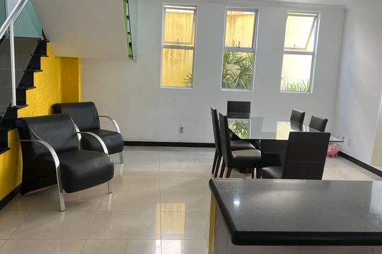 Casa para alugar com 4 quartos, 280m² em Cabral, Contagem
