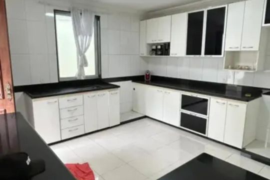 Casa para alugar com 4 quartos, 280m² em Cabral, Contagem