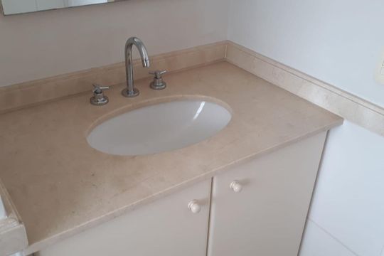 Banheiro de apartamento à venda com 2 quartos, 97m² em Sumaré, São Paulo