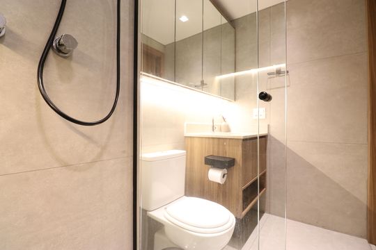 Banheiro de kitnet/studio para alugar com 1 quarto, 27m² em Pompeia, São Paulo