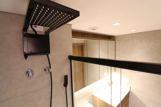Banheiro de kitnet/studio para alugar com 1 quarto, 27m² em Pompeia, São Paulo