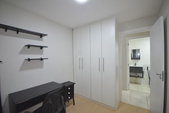 Quarto 2 de apartamento para alugar com 2 quartos, 50m² em Guadalupe, Rio de Janeiro
