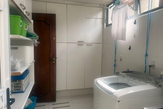 Área de serviço de casa de condomínio à venda com 3 quartos, 234m² em Indianópolis, São Paulo