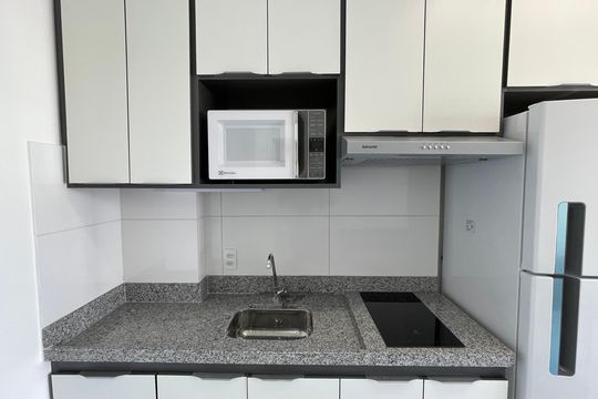 Cozinha de apartamento para alugar com 1 quarto, 33m² em Butantã, São Paulo