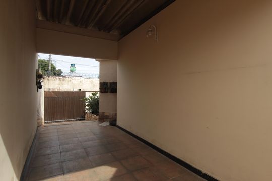Garagem de casa à venda com 4 quartos, 245m² em São João Batista, Belo Horizonte