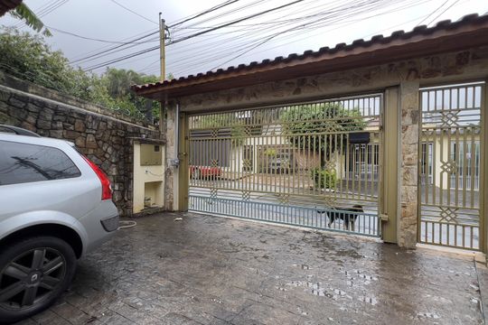 Garagem de casa à venda com 3 quartos, 300m² em Vila Rosália, Guarulhos