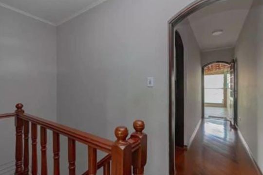 Corredor de casa para alugar com 4 quartos, 240m² em Parque Oratório, Santo André