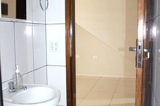 Banheiro de kitnet/studio para alugar com 1 quarto, 60m² em Cidade Soinco, Guarulhos
