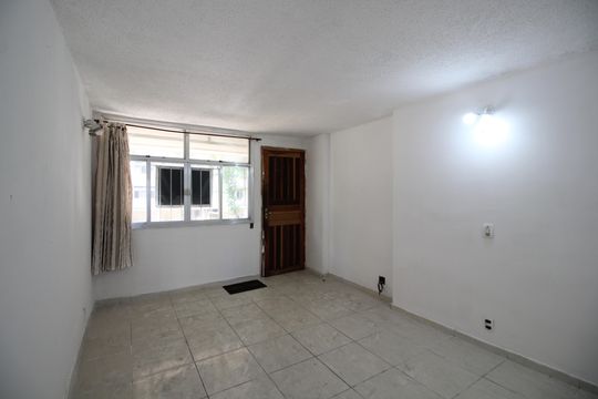 Sala de apartamento à venda com 2 quartos, 57m² em Taquara, Rio de Janeiro