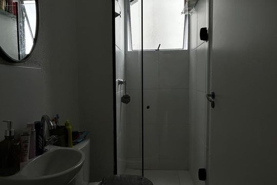 Banheiro de apartamento para alugar com 2 quartos, 69m² em Taquara, Rio de Janeiro
