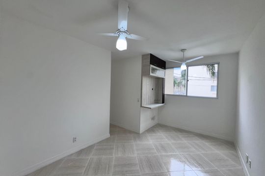 Sala de apartamento à venda com 3 quartos, 53m² em Vargem Grande, Rio de Janeiro