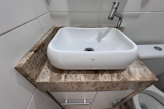 Banheiro Social de apartamento à venda com 3 quartos, 53m² em Vargem Grande, Rio de Janeiro