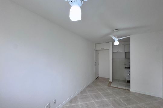 Sala de apartamento à venda com 3 quartos, 53m² em Vargem Grande, Rio de Janeiro