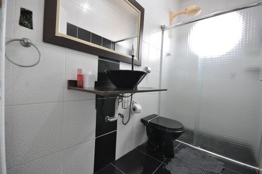 Banheiro da Suíte 2 de casa de condomínio à venda com 4 quartos, 314m² em Jardim Guapira, São Paulo