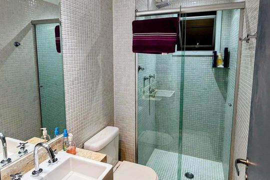 Banheiro Suíte 2 de apartamento para alugar com 2 quartos, 133m² em Jardim Campo Grande, São Paulo