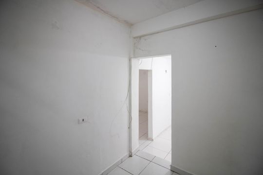 Sala 1 de casa para alugar com 2 quartos, 72m² em Vila Nova Pirajussara, São Paulo