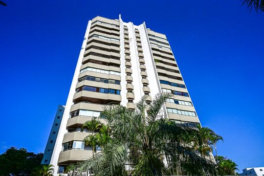Fachada de apartamento à venda com 3 quartos, 150m² em Vila Suzana, São Paulo