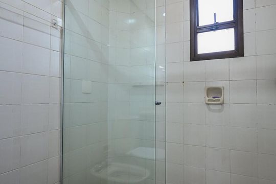 Banheiro da Suíte  3 de apartamento à venda com 3 quartos, 150m² em Vila Suzana, São Paulo