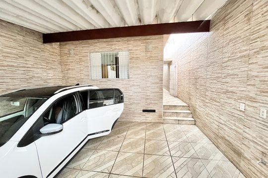 Garagem de casa à venda com 2 quartos, 98m² em Vila Prado, São Paulo