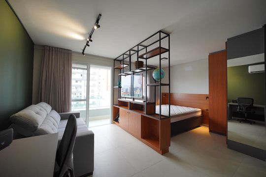 Sala de kitnet/studio para alugar com 1 quarto, 45m² em Coloninha, Florianópolis