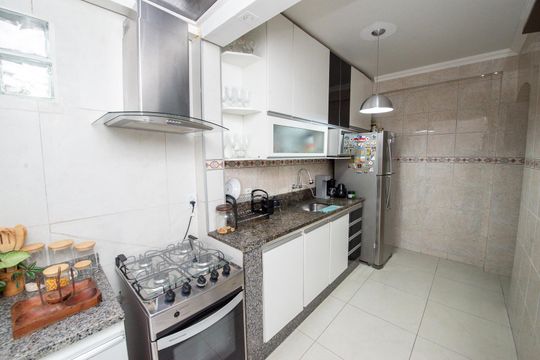 Cozinha de apartamento à venda com 2 quartos, 57m² em Bairro da Glória, Contagem