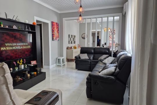 Casa à venda com 4 quartos, 263m² em Bela Aliança, São Paulo
