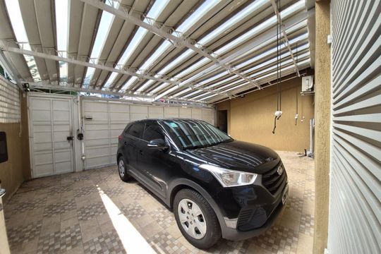 Garagem de casa à venda com 4 quartos, 263m² em Bela Aliança, São Paulo