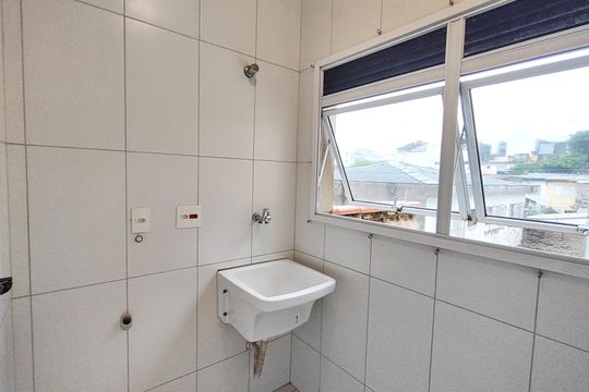 Área de Serviço de apartamento para alugar com 2 quartos, 67m² em Osvaldo Cruz, São Caetano do Sul