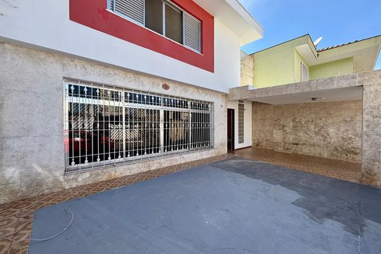 Garagem  de casa à venda com 3 quartos, 218m² em Nova Piraju, São Paulo