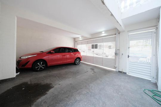 Garagem de casa à venda com 2 quartos, 202m² em Vila Santa Teresa, São Paulo