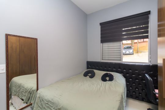 Quarto 2 de apartamento para alugar com 2 quartos, 49m² em Vila Carmosina, São Paulo