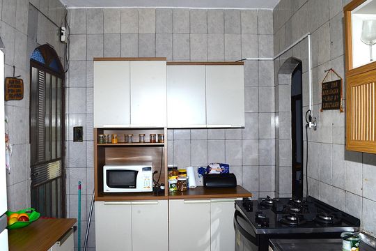 Cozinha de casa à venda com 2 quartos, 360m² em Nova Vista, Belo Horizonte