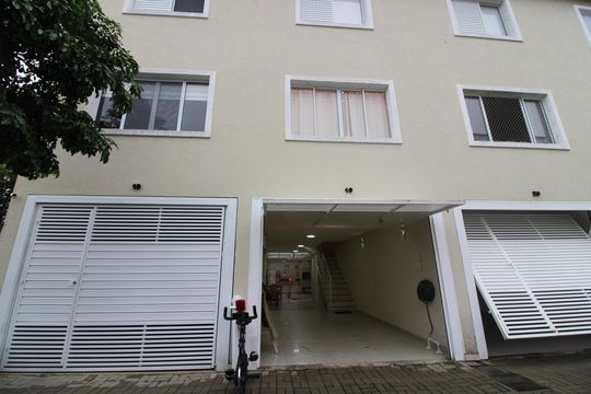 Fachada Interna de casa de condomínio à venda com 3 quartos, 135m² em Jardim Fernandes, São Paulo