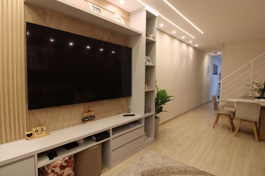 Sala de casa de condomínio à venda com 3 quartos, 135m² em Jardim Fernandes, São Paulo