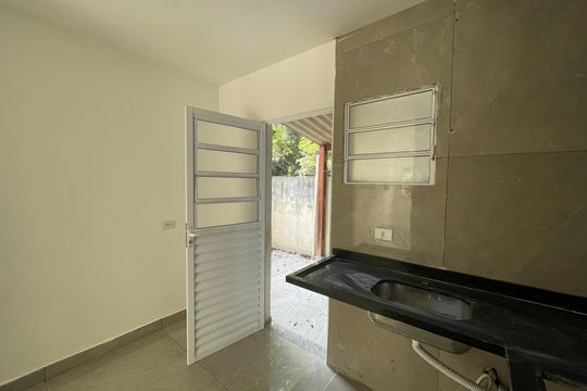Cozinha de casa de condomínio para alugar com 2 quartos, 61m² em Parque Rincao, Cotia